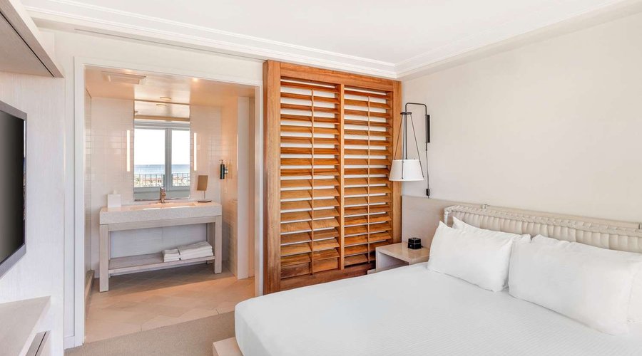 Guest room