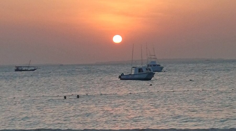 Es war ein schöner tag im beste strand auf der insel sansibar