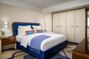 Room & Suite