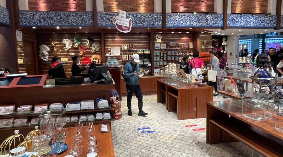 Grand Canal Shoppes at Venetian - gift shop (2)