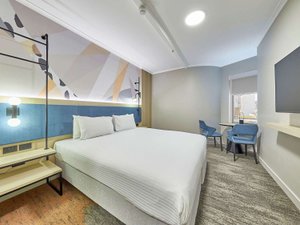 Room & Suite