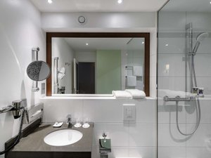 Room & Suite
