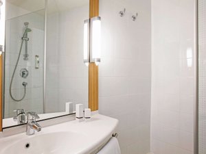 Room & Suite
