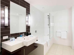 Room & Suite