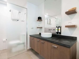 Room & Suite