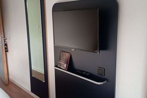 Room & Suite