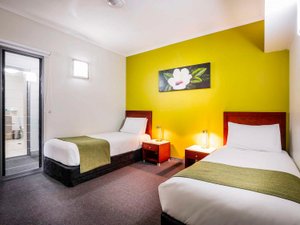 Room & Suite