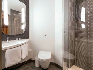 Room & Suite