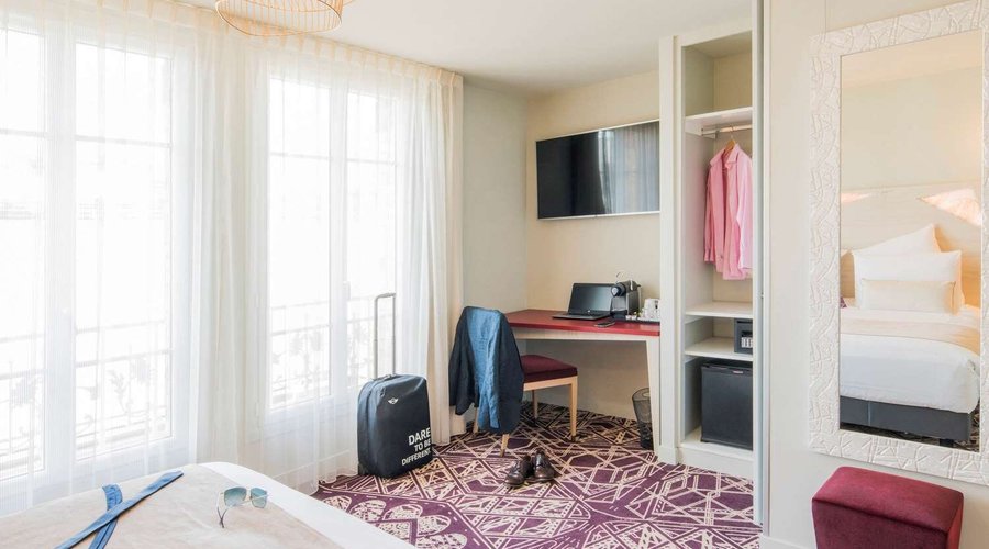 Guest room