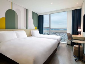 Room & Suite