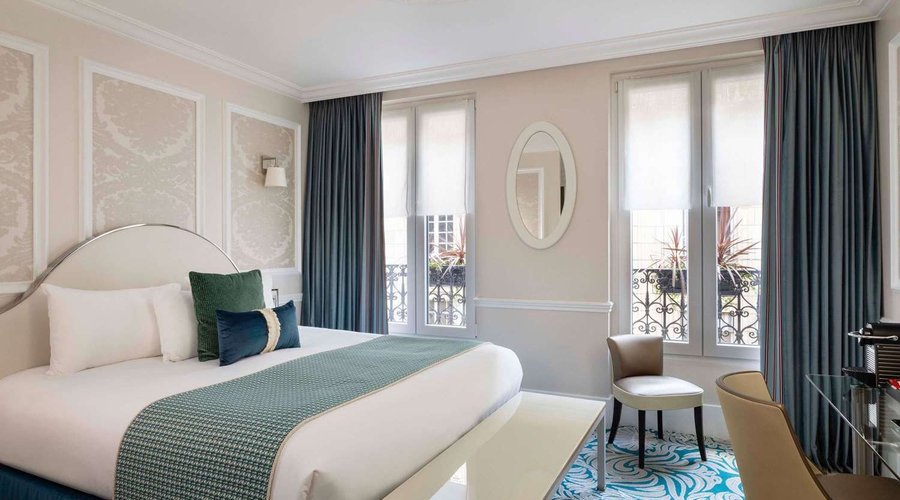 Guest room