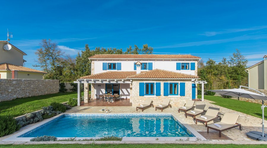 Villa Kvinta, 4 Bedroom, Pool and Sauna