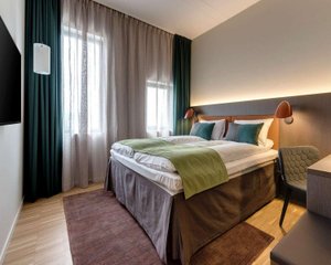 Room & Suite