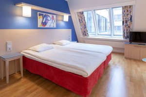 Room & Suite