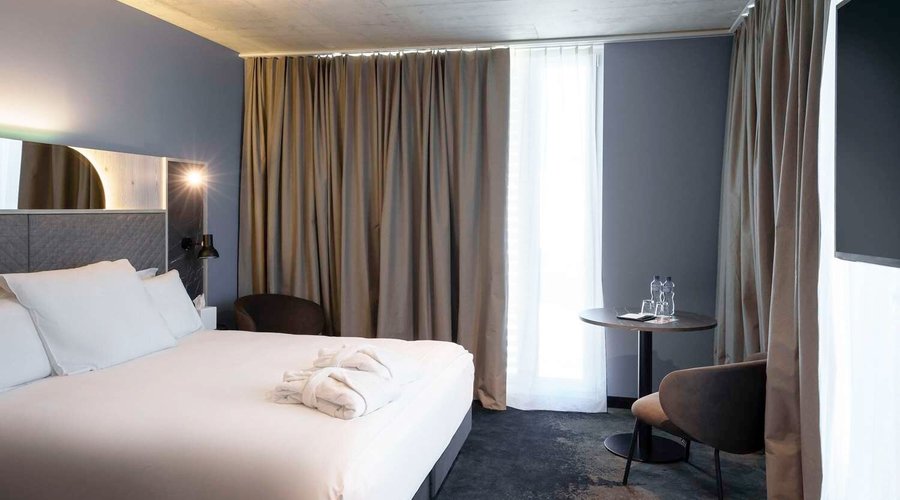 Guest room