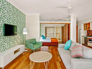Room & Suite