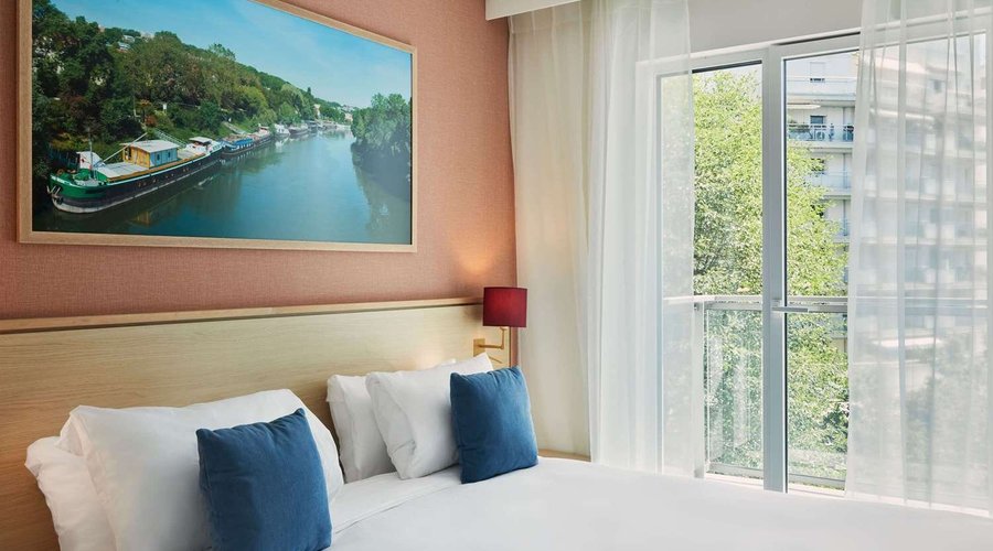 Guest room