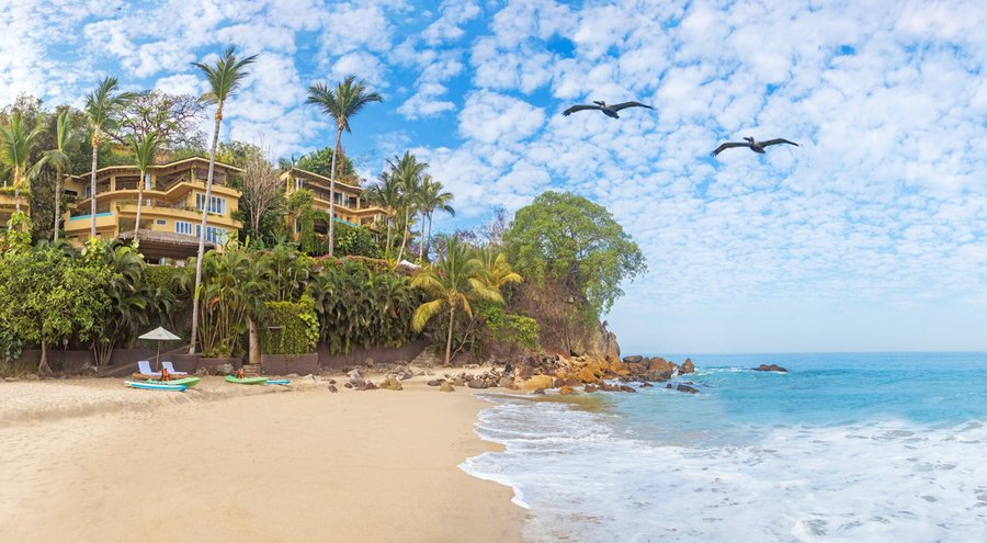Stunning location in the Conchas Chinas beach, in Puerto Vallarta. 