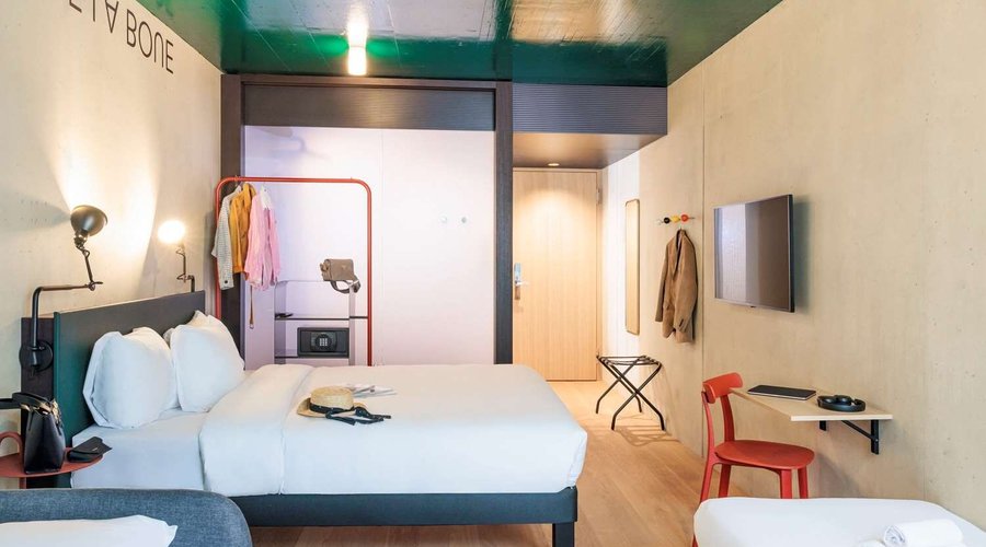 Guest room