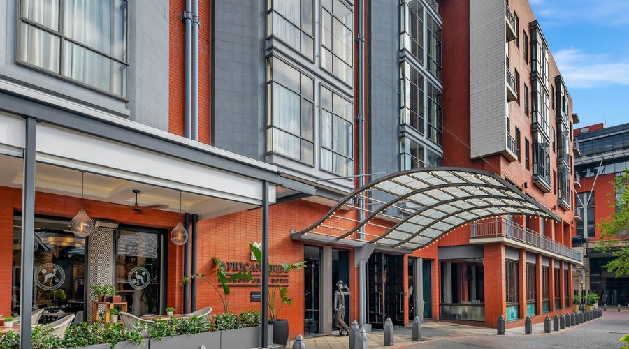 Hotel Exterior 