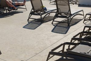 Pool & Beach