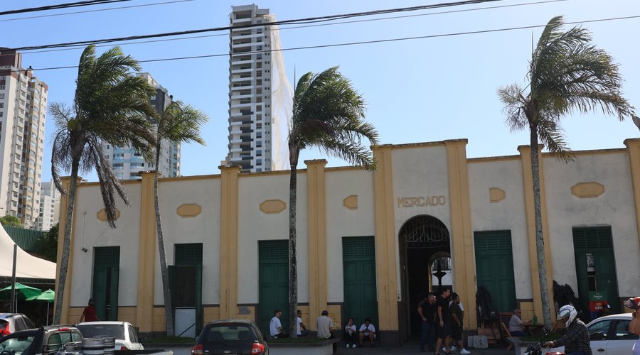 Itajaí - Mercado Publico - Avenida Pref. Paulo Bauer (Sc- BR)