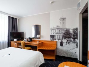 Room & Suite