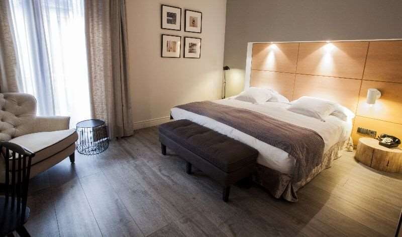 Guest room