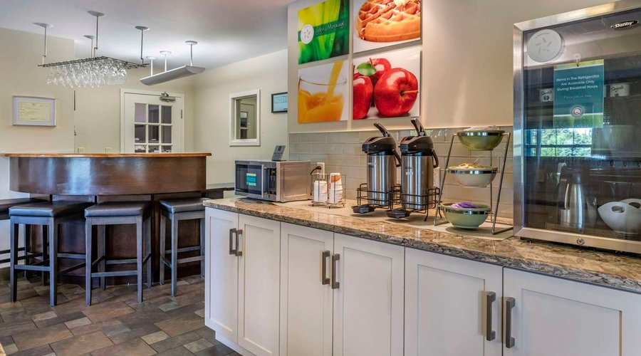 Breakfast area