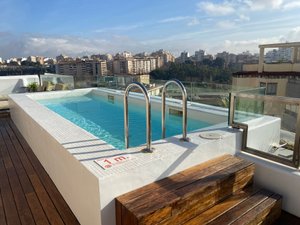 Pool & Beach