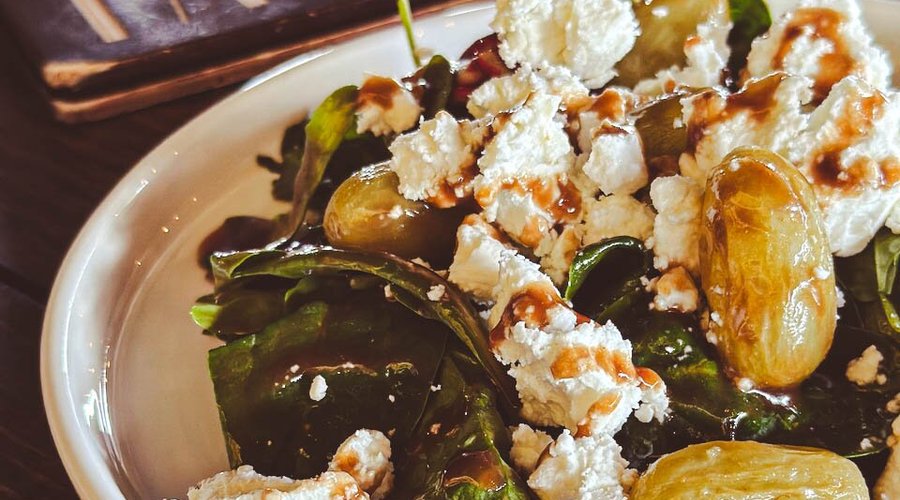 Goats Cheese Salad with spiced roasted grapes 
