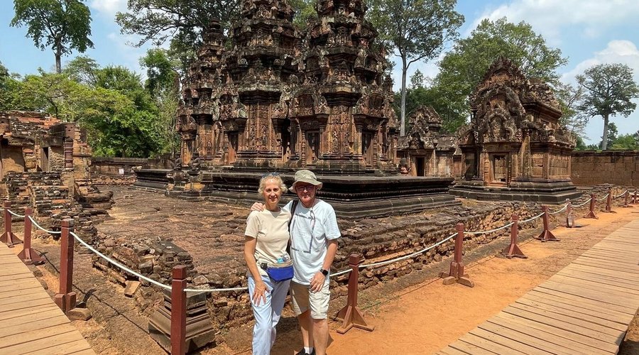 bienvenidos en Camboya 🇰🇭  Un día más para visitar los templos y la montaña Kolen...   Muchísimas gracias Miguel y su mujer Maite por viajar a Camboya.. 15 días en Camboya ..                  , mi nombre es Ming      👉Soy guía oficial de habla español para visitar los templos de Angkor.  Llevo varios años organizando circuitos en el arqueológico de Angkor y también en el exterior ❤❤❤️❤️.  Estaría muy feliz de acompañarlos a descubrir los sitios de Angkor, así como otras visitas como la ciudad