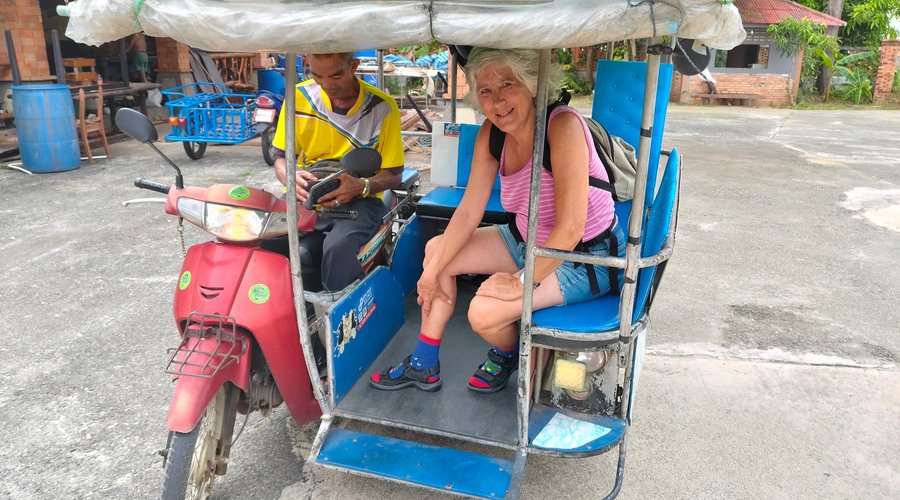 Här har vi åkt från Saladan till hotellet med tuk-tuk.