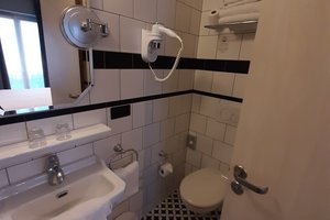 Room & Suite