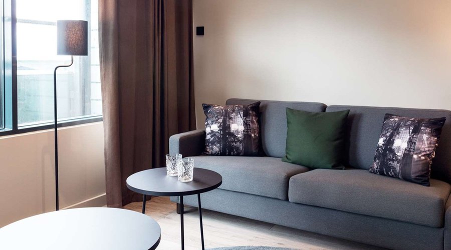 Simonkentt junior suite living room