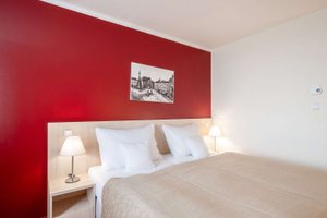 Room & Suite
