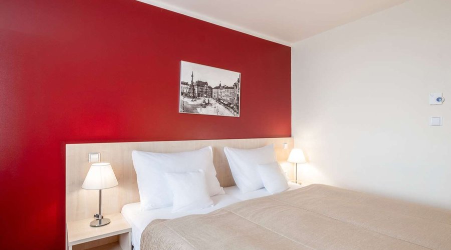 Guest room with one bed