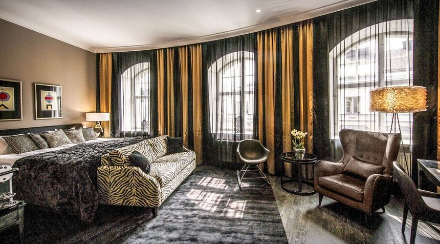 Artistically appointed guest room