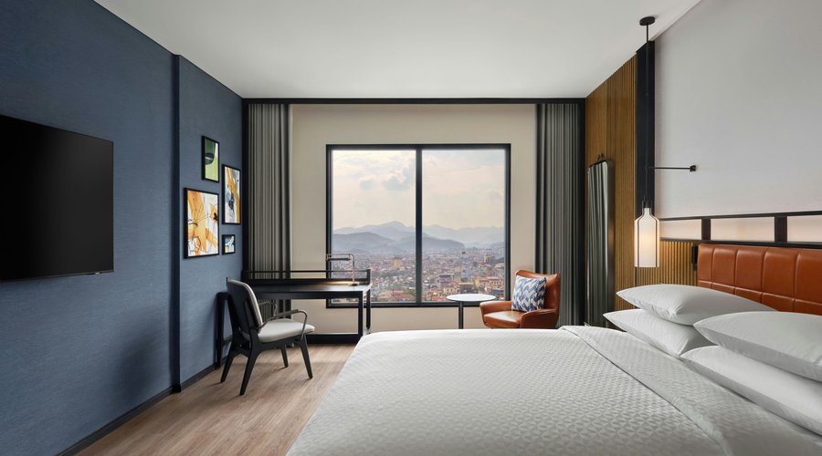 Deluxe Room King Bed