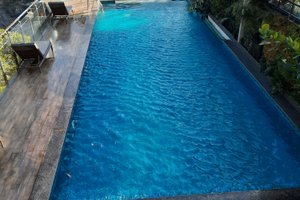 Pool & Beach