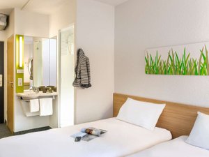 Room & Suite