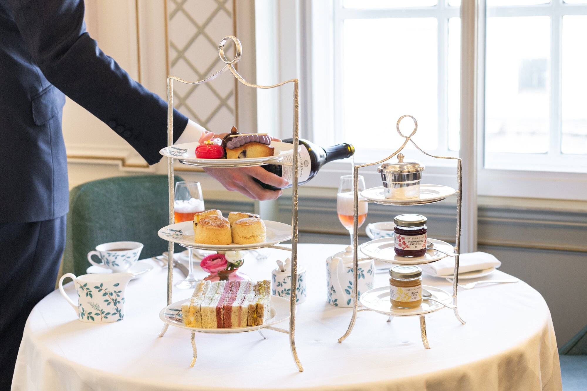 速くおよび自由な THE Menu - James's St. - London SALON, TEA JUBILEE DIAMOND 茶葉・粉末ティー