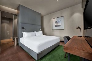 Room & Suite