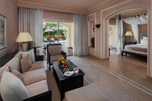 Room & Suite
