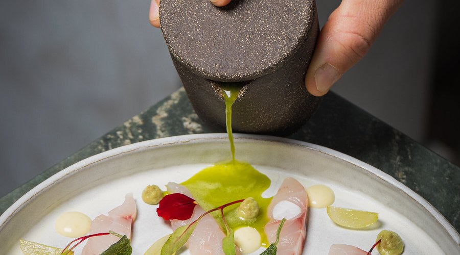 Crudo de Robalo, Uva, Aguachile de Pepino.