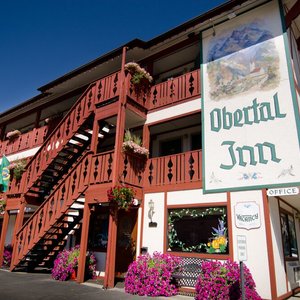 Obertal Inn offers a cozy atmosphere that blends traditional charm with modern convenience, making guests feel at home while immersing them in Leavenworth’s unique alpine village experience. Our vacation homes add an extra layer of relaxation and privacy, perfect for families, couples, and groups looking for a memorable getaway.