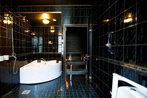 Room & Suite