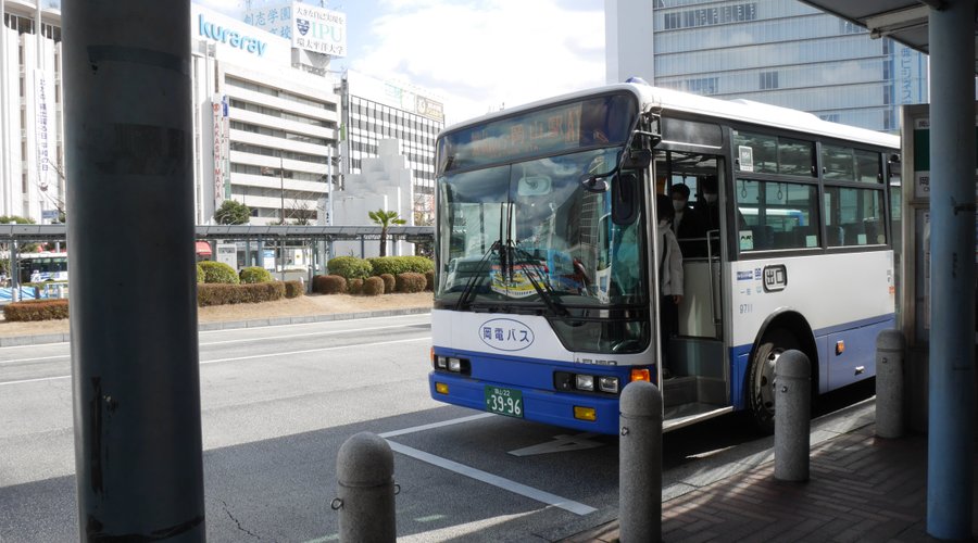 岡山駅前の岡電バス