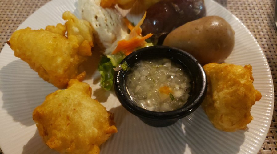 Assiette créole bien garnie et très fraiche