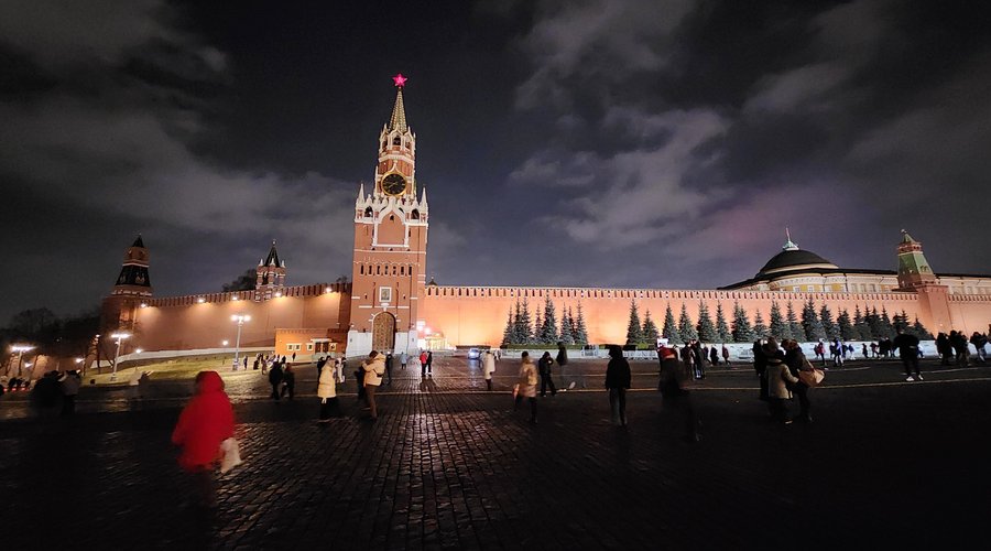 Красная площадь, вид на Кремль.